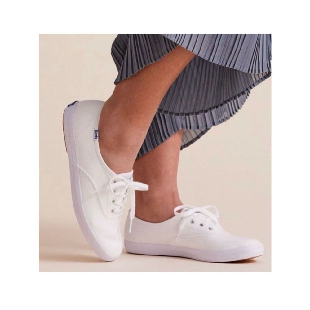 NWT Gorgeous Keds Champion Sz 9 White Canvas  Cushioned footbed Comfy Sneakers